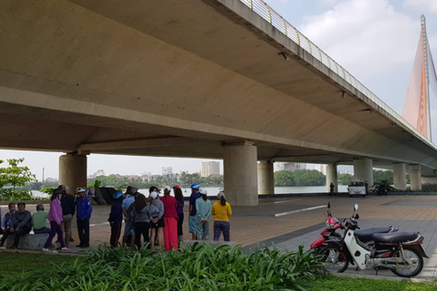 Nóng: Phát hiện thi thể nữ giới không nguyên vẹn trong vali nổi trên sông Hàn-1