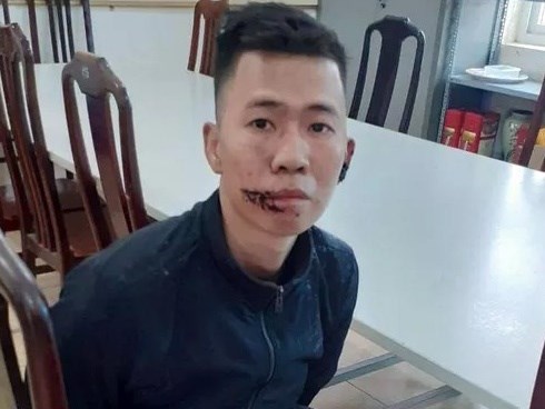 Bắt nghi phạm giết mẹ, chém cha bị thương