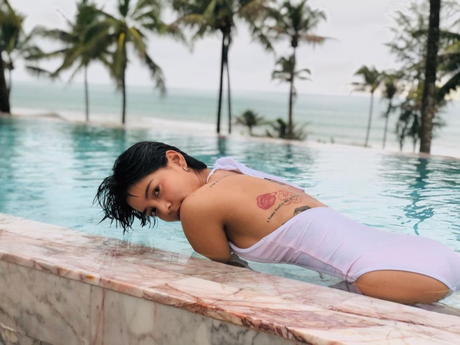 Nhan sắc nóng bỏng, cá tính của mỹ nhân Thái nổi tiếng trong MV Hương Giang-16