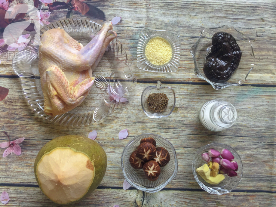 Cuối tuần bồi bổ sức khỏe cho cả nhà với món gà hầm nấm ngon xuất sắc-1