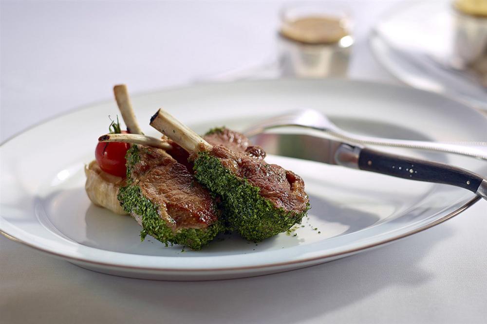 Vào hàng sang ăn quả lừa đau, tôm hùm, thịt bò hảo hạng bị đánh tráo-1