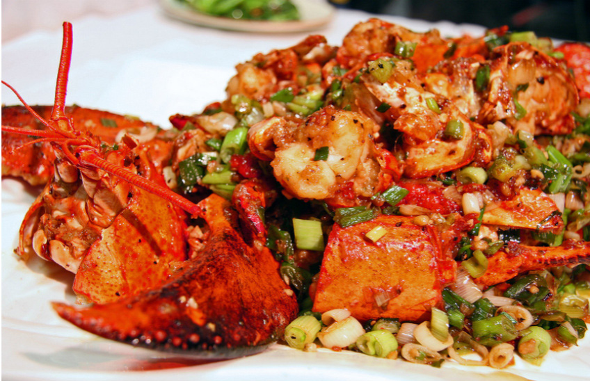 Vào hàng sang ăn quả lừa đau, tôm hùm, thịt bò hảo hạng bị đánh tráo-2