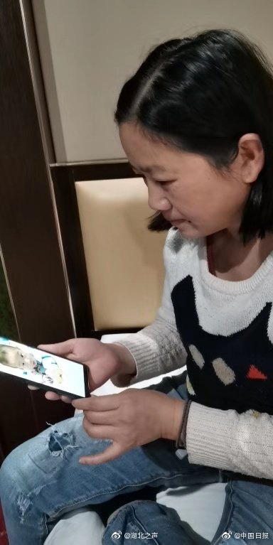 Những người mẹ đẹp nhất trong tâm dịch bệnh: 7 y tá nữ cùng nhau uống thuốc cai sữa, quyết tâm ra tiền tuyến chống corona-3