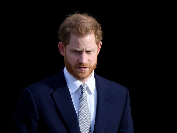 Dự sự kiện đầu tiên sau khi rời Hoàng gia Anh, vợ chồng Meghan tiết lộ chuyện thâm cung bí sử và bỏ túi ngay hàng chục tỷ đồng-4