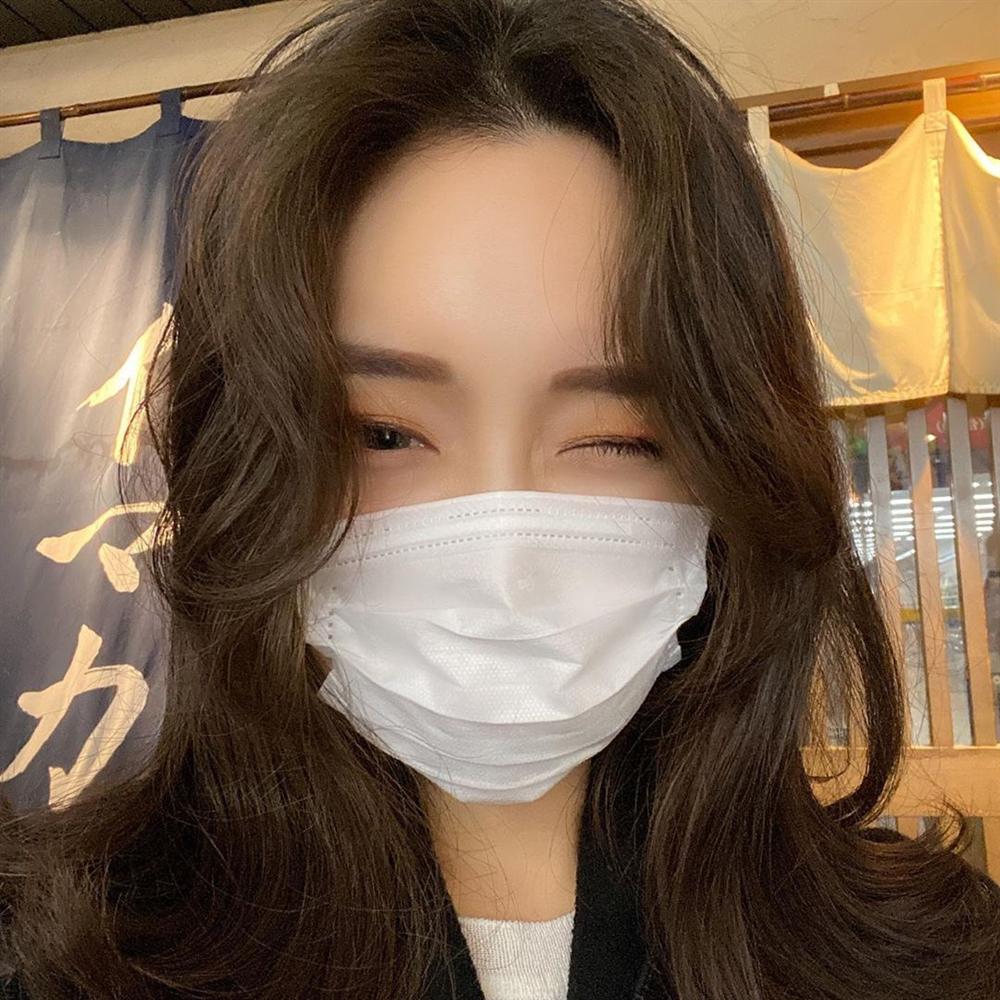 Đeo khẩu trang phòng dịch, các chị em cần biết những tối hậu thư này để da không bị sạm hay mụn chi chít khi đeo cả ngày-2