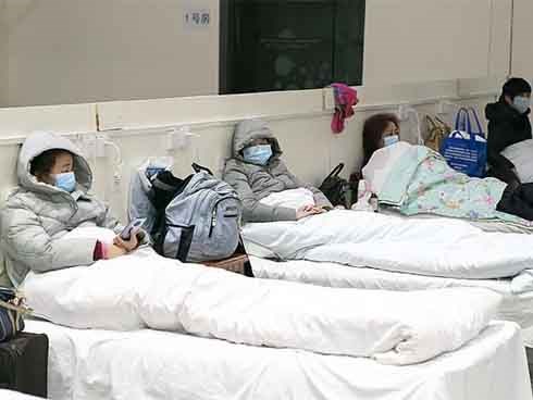 Bên trong bệnh viện dã chiến tại tâm dịch Vũ Hán: Bữa ăn của bệnh nhân chứa thịt động vật đặc biệt bổ dưỡng theo Đông Y