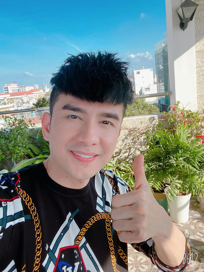 Bị hủy 12 show diễn thiệt hại tiền tỷ, Đan Trường đột ngột về Mỹ với vợ con-2