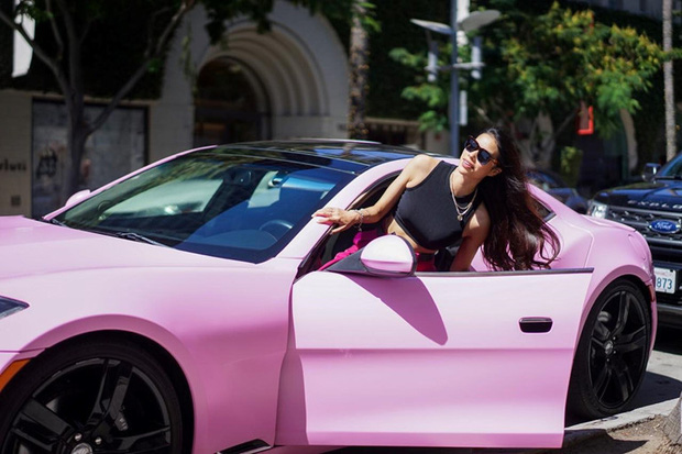 Hé lộ góc vườn đầy bất ngờ bên trong biệt thự triệu đô của Phạm Hương ở Mỹ: Lý do Hoa hậu từ bỏ showbiz là đây?-12