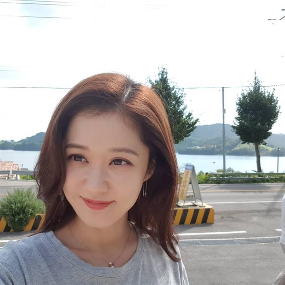 Nhan sắc trẻ trung tuổi 39 của Jang Nara-1