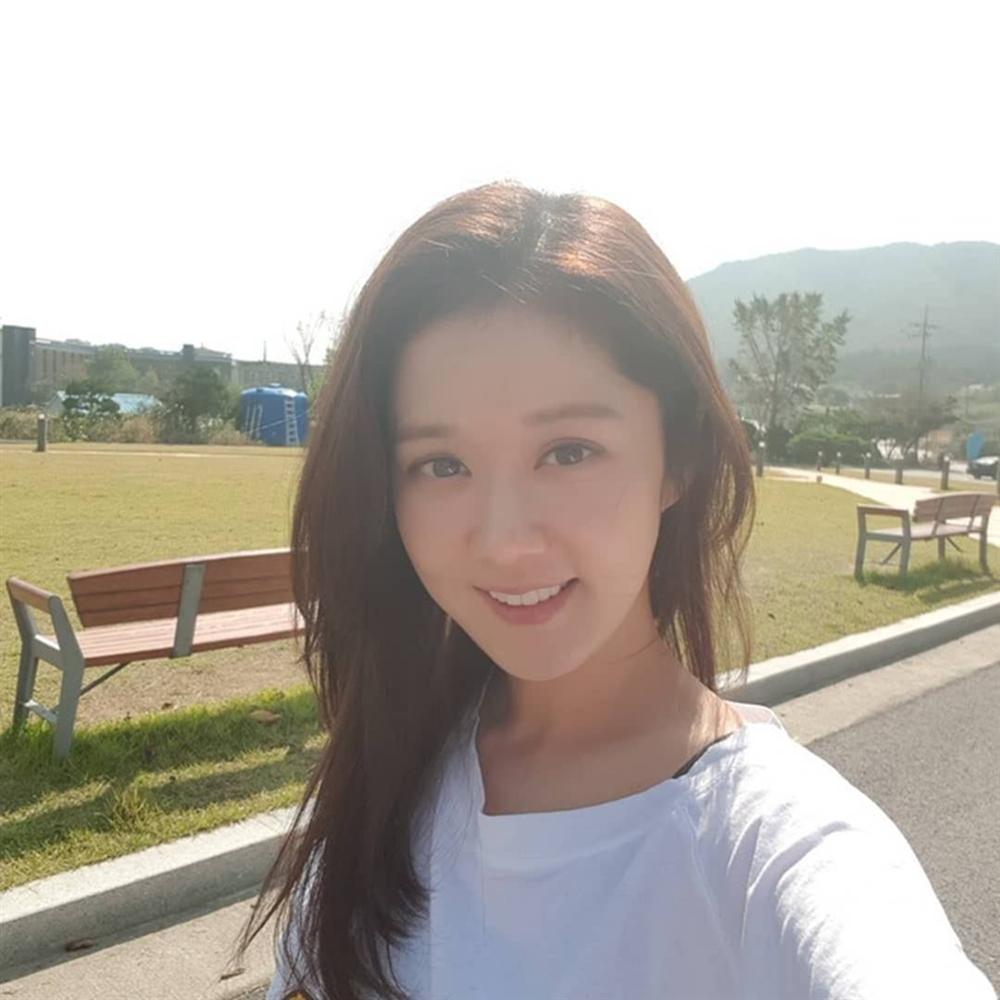 Nhan sắc trẻ trung tuổi 39 của Jang Nara-2