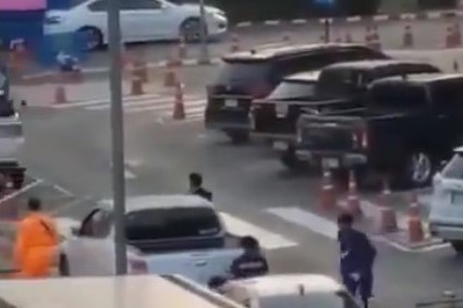 Quân nhân xả súng máy ở trung tâm thương mại Thái, 17 người thiệt mạng-1