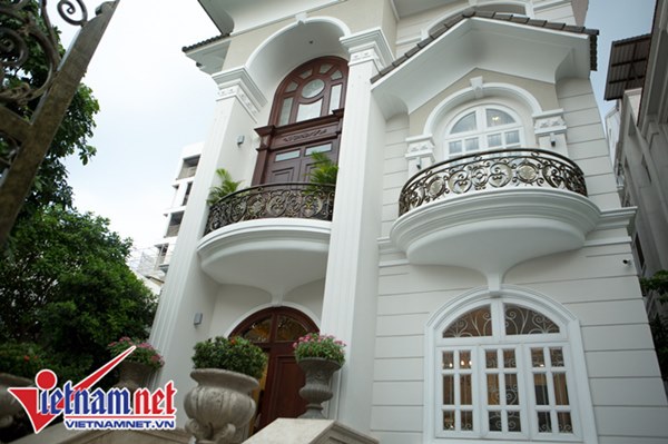 Biệt thự dát vàng xa xỉ giá hàng trăm tỷ của sao Việt-14