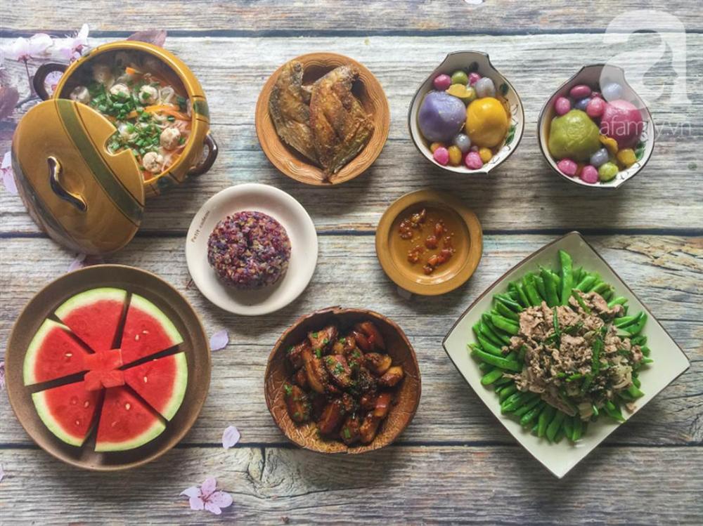 Mâm cơm cuối tuần đẹp mê đắm của mẹ đảm Sài Gòn, ai nhìn cũng ưng ngay!-1