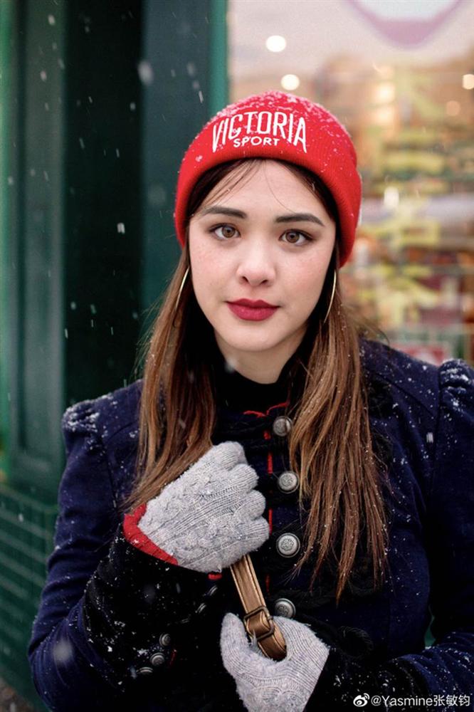 Nhan sắc lai Tây hút hồn của con gái nữ thần gợi cảm gốc Việt Chung Lệ Đề-1