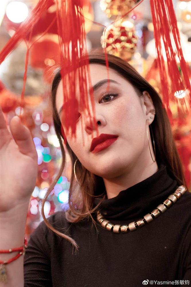 Nhan sắc lai Tây hút hồn của con gái nữ thần gợi cảm gốc Việt Chung Lệ Đề-2