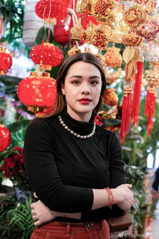 Nhan sắc lai Tây hút hồn của con gái nữ thần gợi cảm gốc Việt Chung Lệ Đề-5