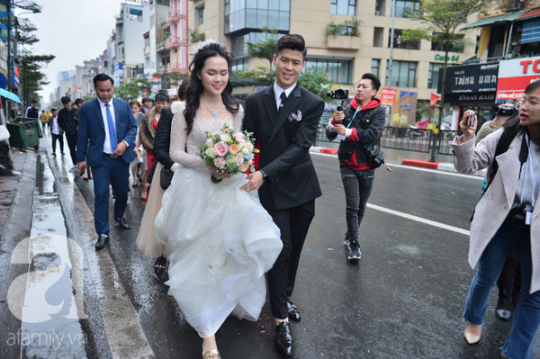 Đón dâu xong chú rể Duy Mạnh đã gây bão like nhưng lại thêm một nhân vật khác gây chú ý hơn cả chỉ vì dòng bình luận-1