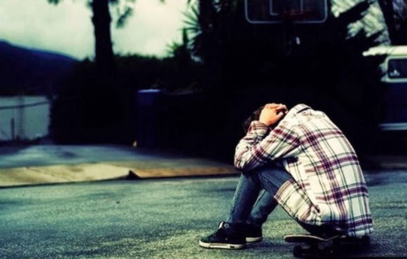 Lễ chùa Rằm tháng Giêng, tôi gặp đứa bé bán vé số giống hệt anh trai, sự thật sau đó khiến tôi bàng hoàng-1