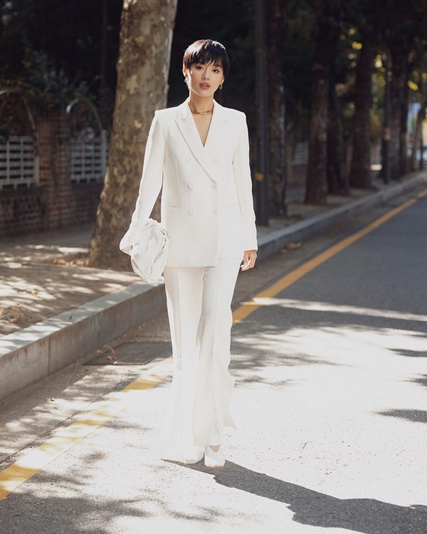 Kiểu quần kéo chân” hot hit mùa xuân của loạt sao Việt: Nhìn qua là muốn tậu về diện ngay và luôn-10