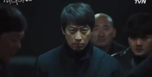 Crash Landing On You tập 13: Son Ye Jin bị bắn khiến Hyun Bin òa khóc nức nở, một cái kết bi thương dành cho đôi trẻ?-7