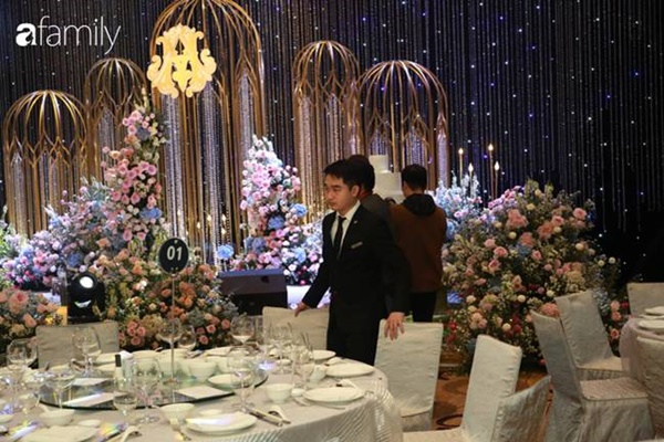 Chiếc váy trăm triệu của Quỳnh Anh được đặt giữa lễ đường, chiêm ngưỡng không gian sảnh cưới đẹp như cổ tích trước giờ G-11