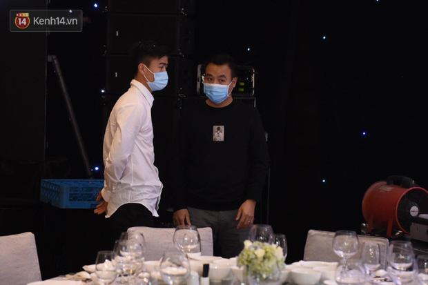 Duy Mạnh - Quỳnh Anh bật khóc trong đám cưới, bố cô dâu xúc động nhắn nhủ: Dẫu gian nan mong 2 con vẫn bên nhau-27