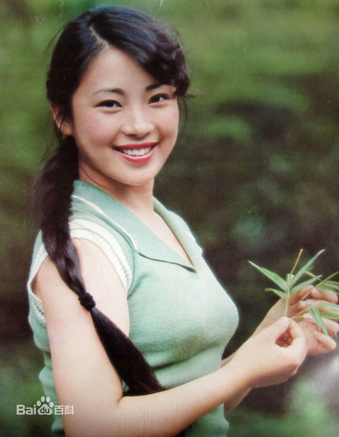 Nỗi đau của người vợ bị Lý Liên Kiệt bỏ rơi: Mọi oán hận được gỡ bỏ nhờ một món quà cưới-2