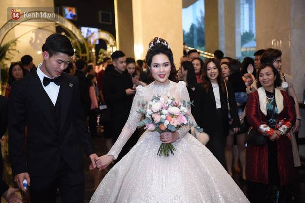 Loạt khoảnh khắc đẹp nức nở trong đám cưới Quỳnh Anh - Duy Mạnh: Cổ tích của công chúa và hoàng tử thật rồi!-1