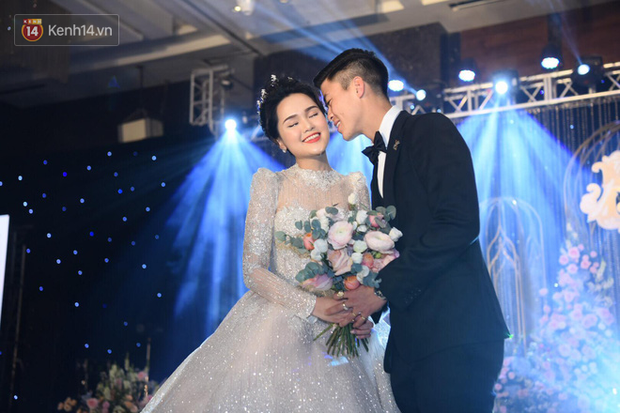 Loạt khoảnh khắc đẹp nức nở trong đám cưới Quỳnh Anh - Duy Mạnh: Cổ tích của công chúa và hoàng tử thật rồi!-13