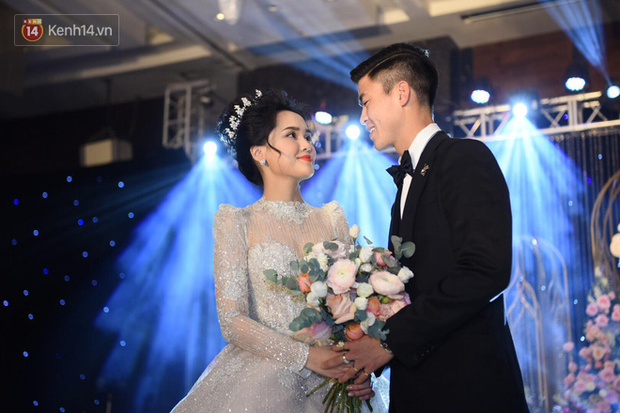Loạt khoảnh khắc đẹp nức nở trong đám cưới Quỳnh Anh - Duy Mạnh: Cổ tích của công chúa và hoàng tử thật rồi!-12
