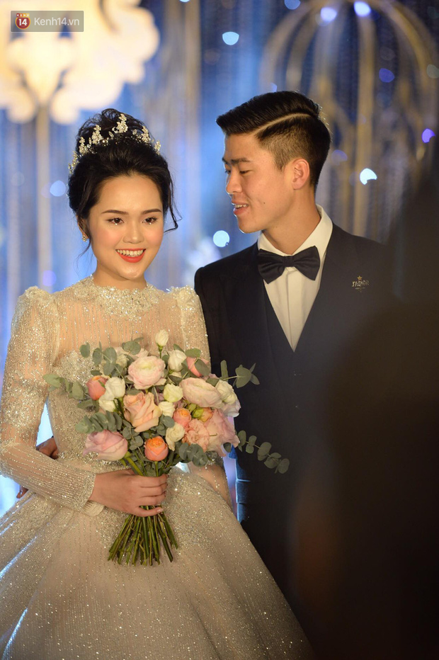 Loạt khoảnh khắc đẹp nức nở trong đám cưới Quỳnh Anh - Duy Mạnh: Cổ tích của công chúa và hoàng tử thật rồi!-11