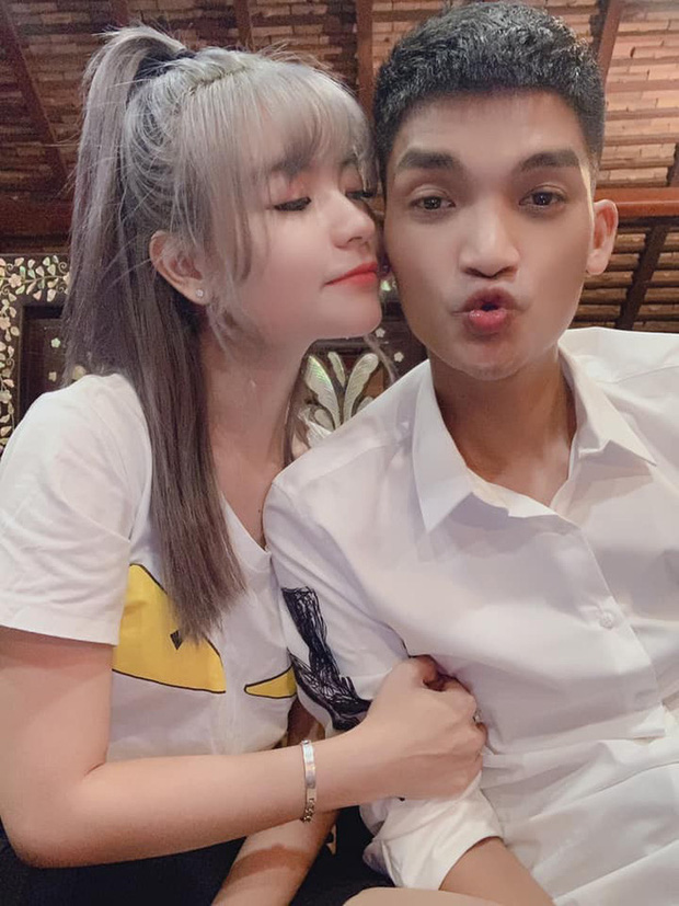 Nhận hoa cưới từ Duy Mạnh, Mạc Văn Khoa khoá môi bạn gái hotgirl nồng cháy: Tổng duyệt trước hôn lễ năm nay?-4