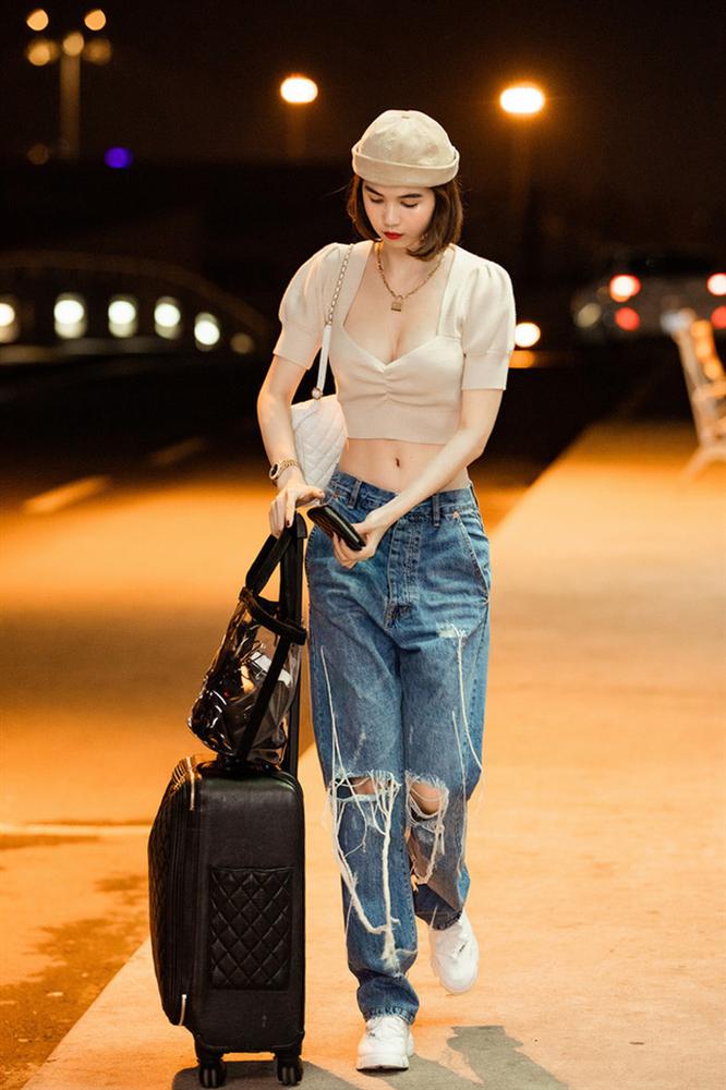 Ngọc Trinh dáng chuẩn nên mặc quần jeans đẹp mê là đương nhiên, mỗi tội lại có đôi lần mix đồ hơi lỗi-5
