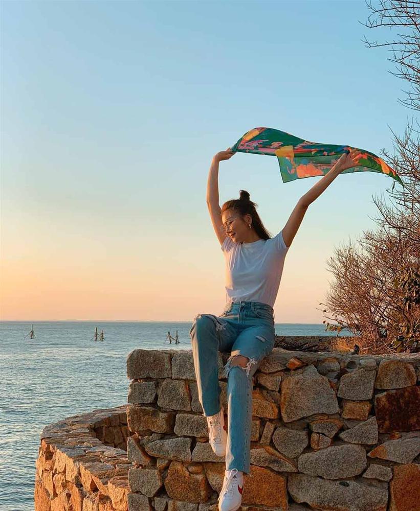 Trang phục đinh của sao Việt: Ngọc Trinh mê áo cúp ngực, U40 Lệ Quyên có sở thích táo bạo-17