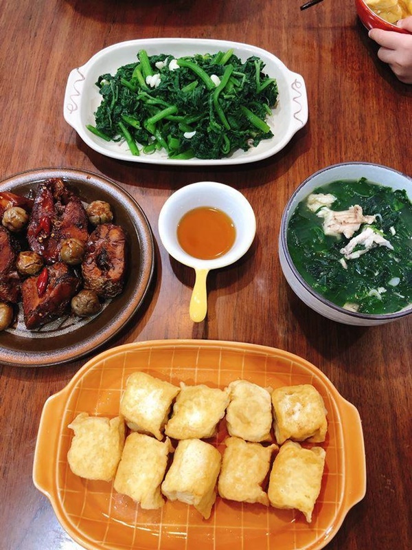 Mẹ Hà Nội làm mâm cơm bổ dưỡng dưới 150 nghìn, con trai tấm tắc khen-11