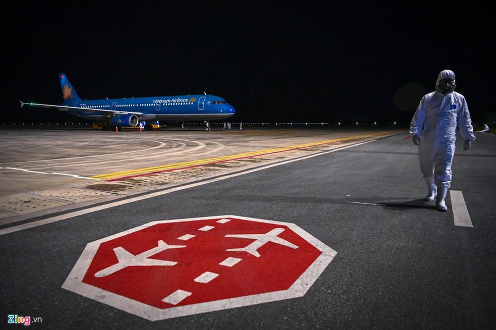Chuyến bay đặc biệt đưa 30 công dân Việt Nam từ tâm dịch virus Corona Vũ Hán về nước-1