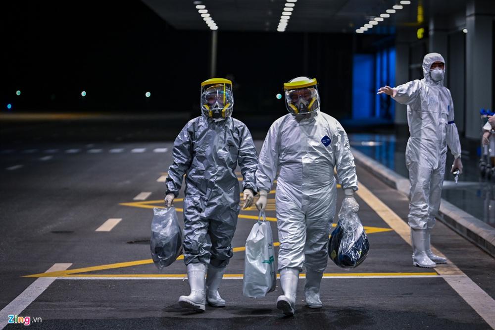 Chuyến bay đặc biệt đưa 30 công dân Việt Nam từ tâm dịch virus Corona Vũ Hán về nước-3