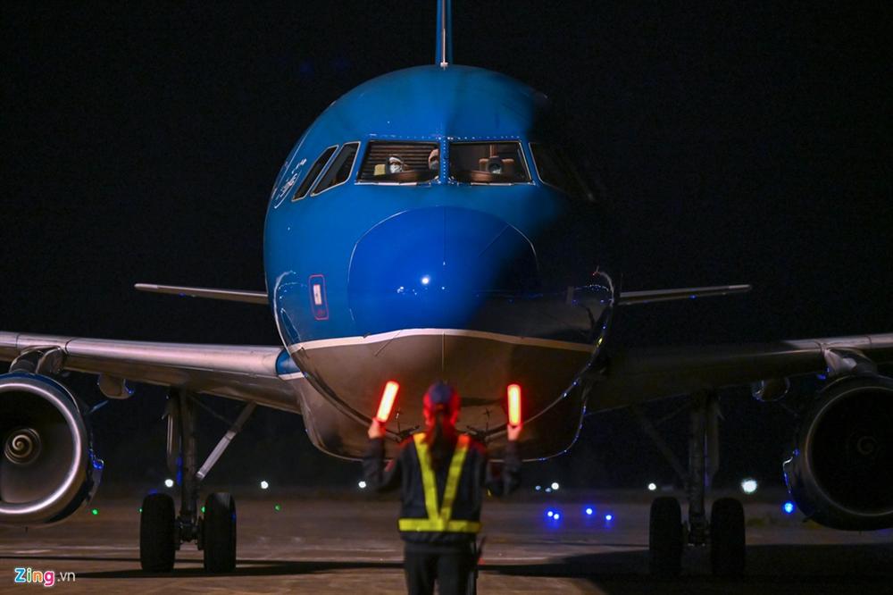 Chuyến bay đặc biệt đưa 30 công dân Việt Nam từ tâm dịch virus Corona Vũ Hán về nước-4