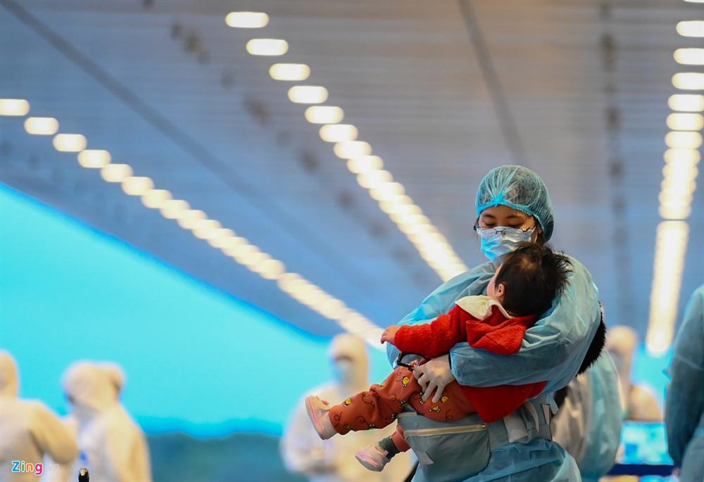 Chuyến bay đặc biệt đưa 30 công dân Việt Nam từ tâm dịch virus Corona Vũ Hán về nước-11