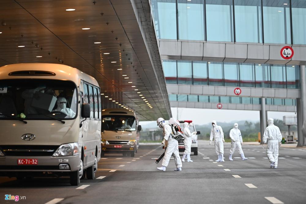 Chuyến bay đặc biệt đưa 30 công dân Việt Nam từ tâm dịch virus Corona Vũ Hán về nước-14