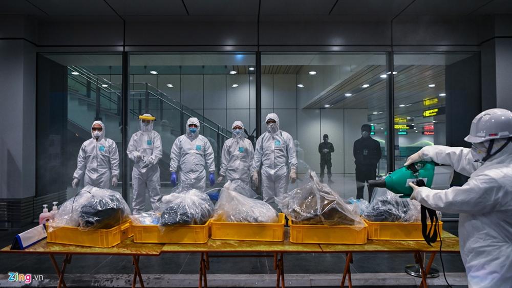 Chuyến bay đặc biệt đưa 30 công dân Việt Nam từ tâm dịch virus Corona Vũ Hán về nước-8