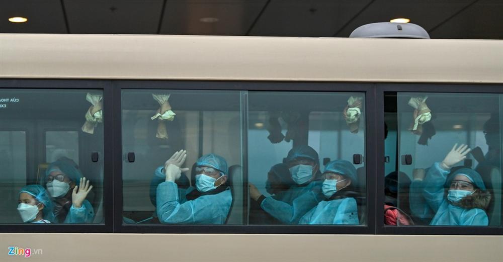 Chuyến bay đặc biệt đưa 30 công dân Việt Nam từ tâm dịch virus Corona Vũ Hán về nước-16