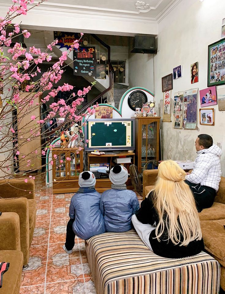 Phụ huynh thất nghiệp”, con cái thất học”, MC Hoàng Linh khoe cảnh gia đình thời corona khiến nhiều người đồng cảm-3