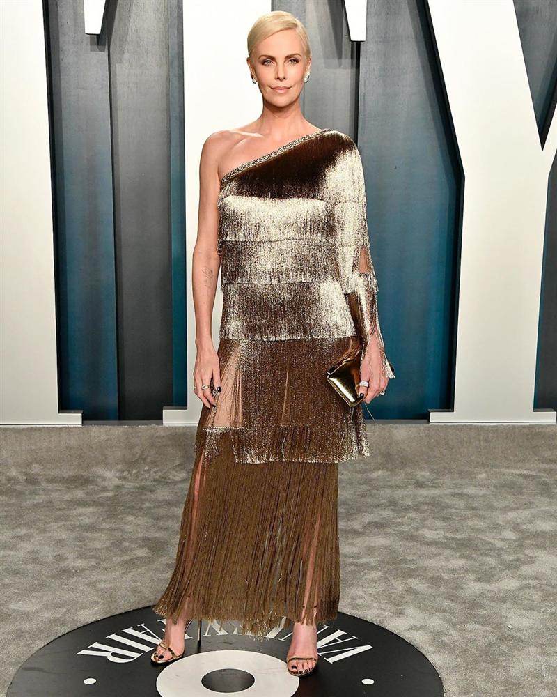 Tiệc hậu Oscar: Các sao lên đồ xuất sắc hơn hẳn sự kiện chính, hot nhất là Kylie Jenner với bộ váy bó đến độ... không ngồi được-14