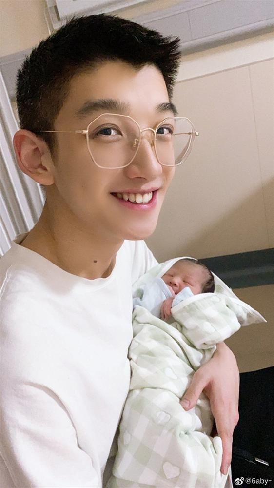 Chuyện tình cổ tích của cặp đũa lệch: Chàng vỗ béo nàng đến 100kg vì sợ mất, bảo vệ đối phương trước mọi chỉ trích và cái kết cực đáng yêu-6