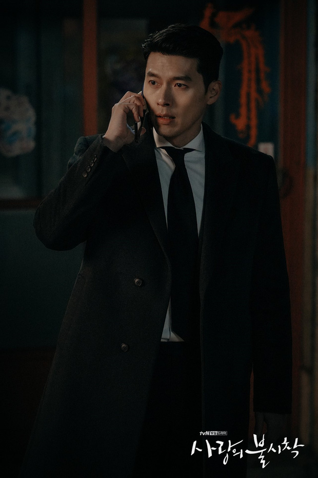 Rộ hậu trường Hạ cánh nơi anh tập cuối: Hyun Bin bị còng tay, tạm biệt Son Ye Jin trước khi đi lãnh án?-4