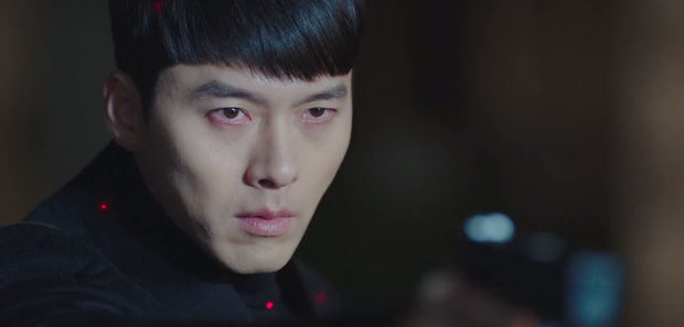 Rộ hậu trường Hạ cánh nơi anh tập cuối: Hyun Bin bị còng tay, tạm biệt Son Ye Jin trước khi đi lãnh án?-2
