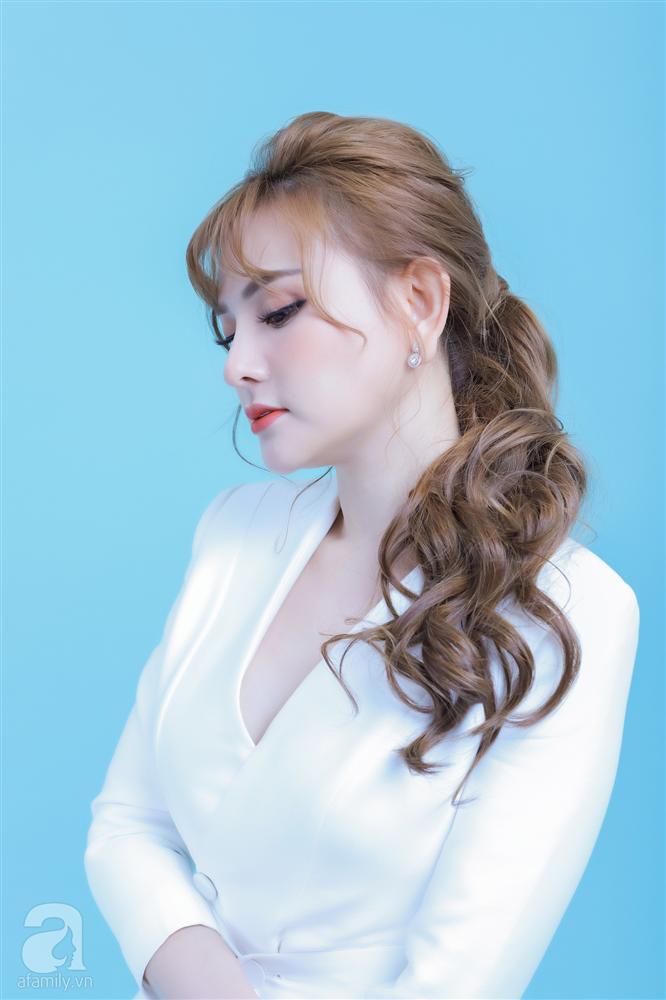 Thu Thủy lần đầu trải lòng về scandal chồng trẻ và con riêng, đáp trả thẳng thắn khi bị chê show” cuộc sống riêng lên mạng quá nhiều-2