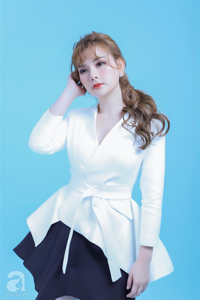 Thu Thủy lần đầu trải lòng về scandal chồng trẻ và con riêng, đáp trả thẳng thắn khi bị chê show” cuộc sống riêng lên mạng quá nhiều-6