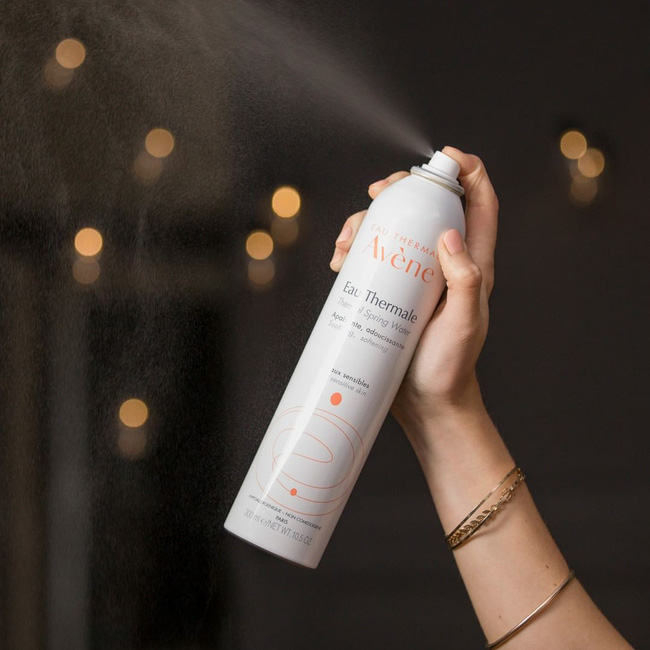 Bước vào cửa hàng mỹ phẩm, phụ nữ Pháp kiểu gì cũng sẽ rinh 7 món chăm da drugstore này về nhà-3